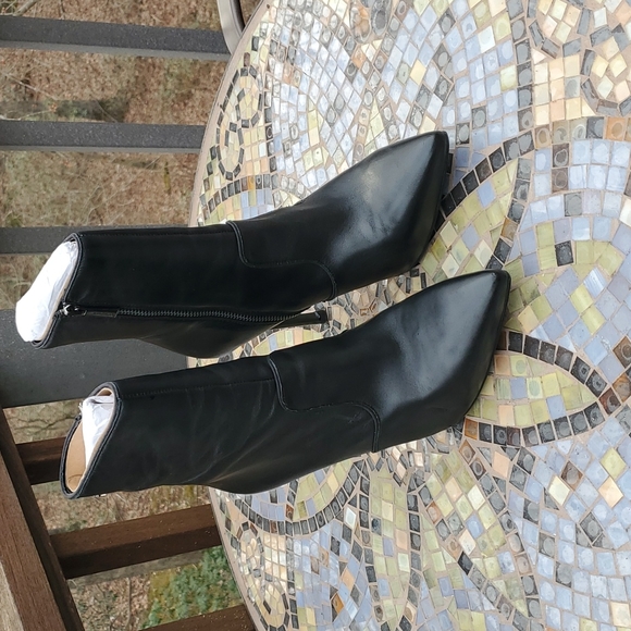 Michael Kors Blaine Booties - Picture 2 of 9